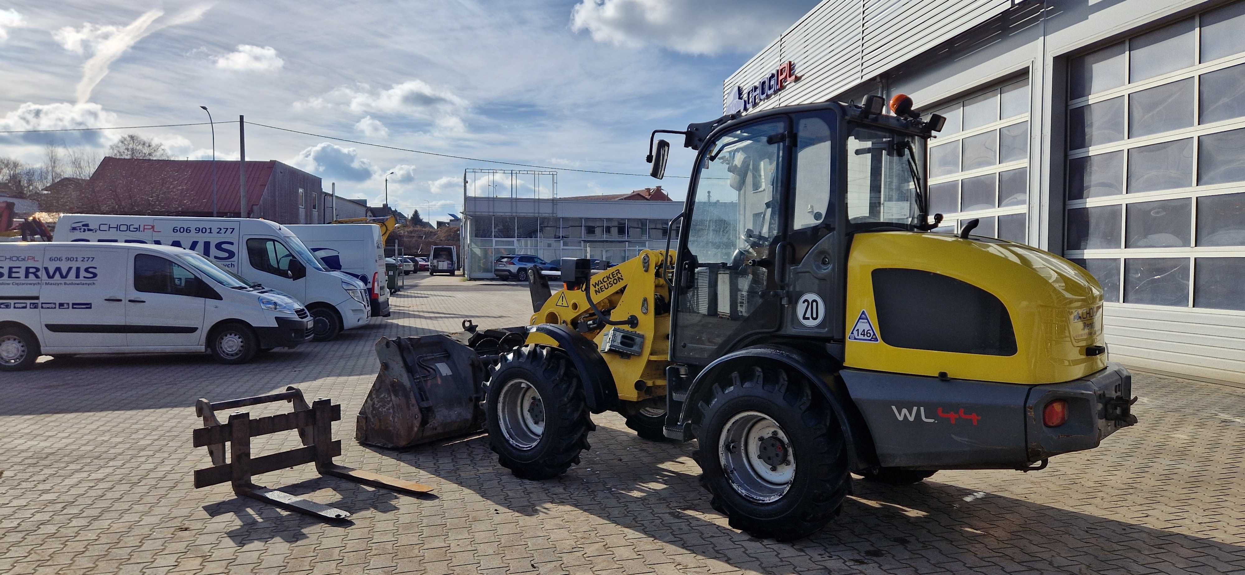 Ładowarka kołowa Wacker Neuson WL44 -wypożyczalnia ładowarek transport