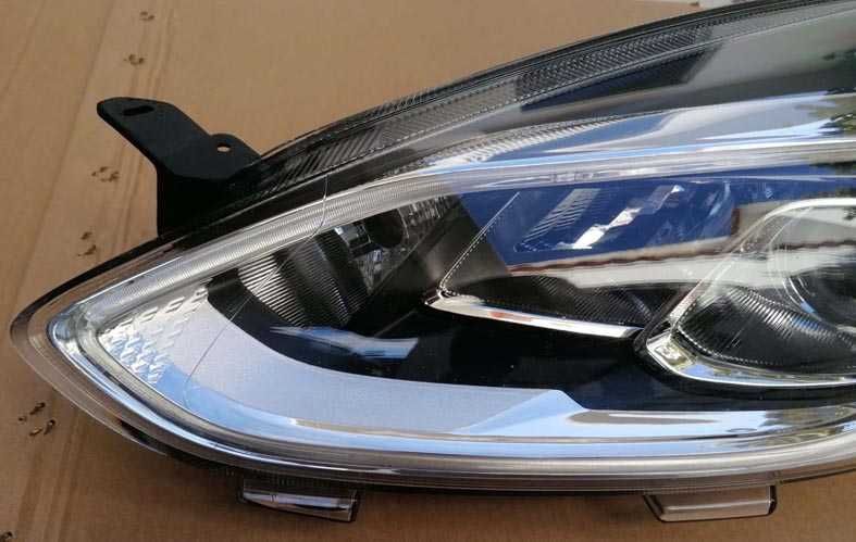 otica frontal ESQ/DT ford fiesta VII fase 1 LED