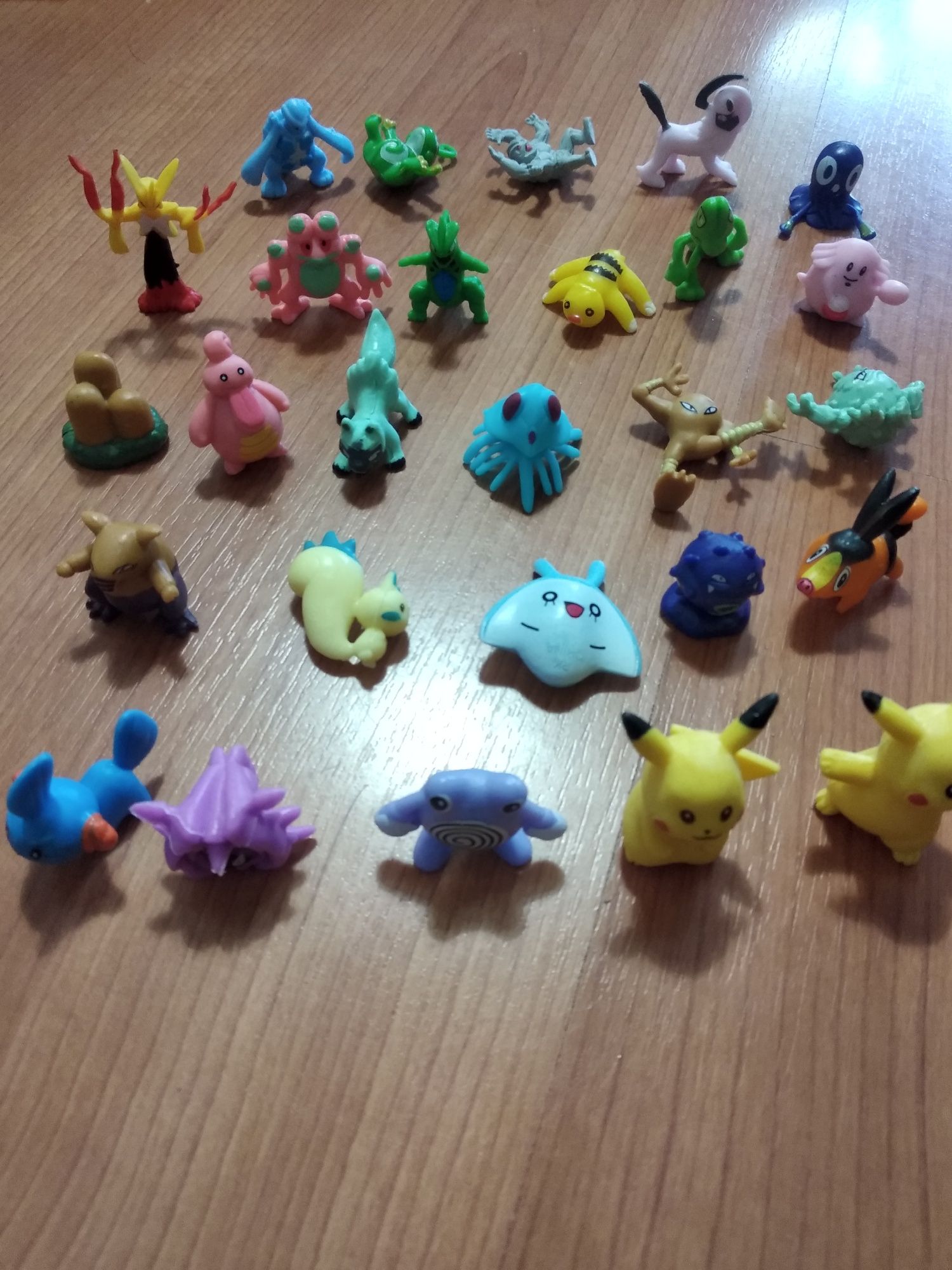 Bola Pokémon ( pokébola )+ pokemon original takara tomy balão relógio