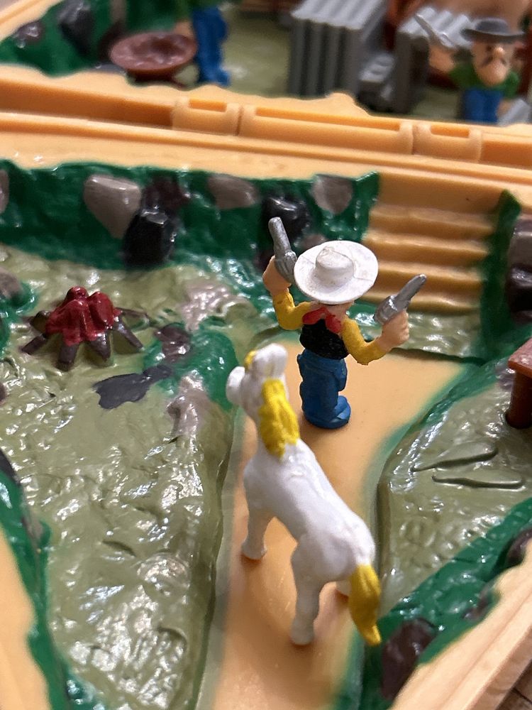 Lucky Luke Polly pocket 1995 miniaturas maquete
