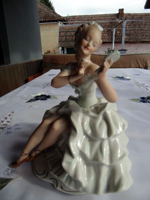 Фарфоровая статуэтка "Балерина с зеркалом" Германия Wallendorf