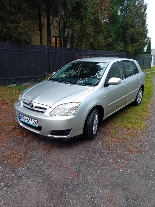 Toyota Corolla E12 rok 2004 1.4 benzyna