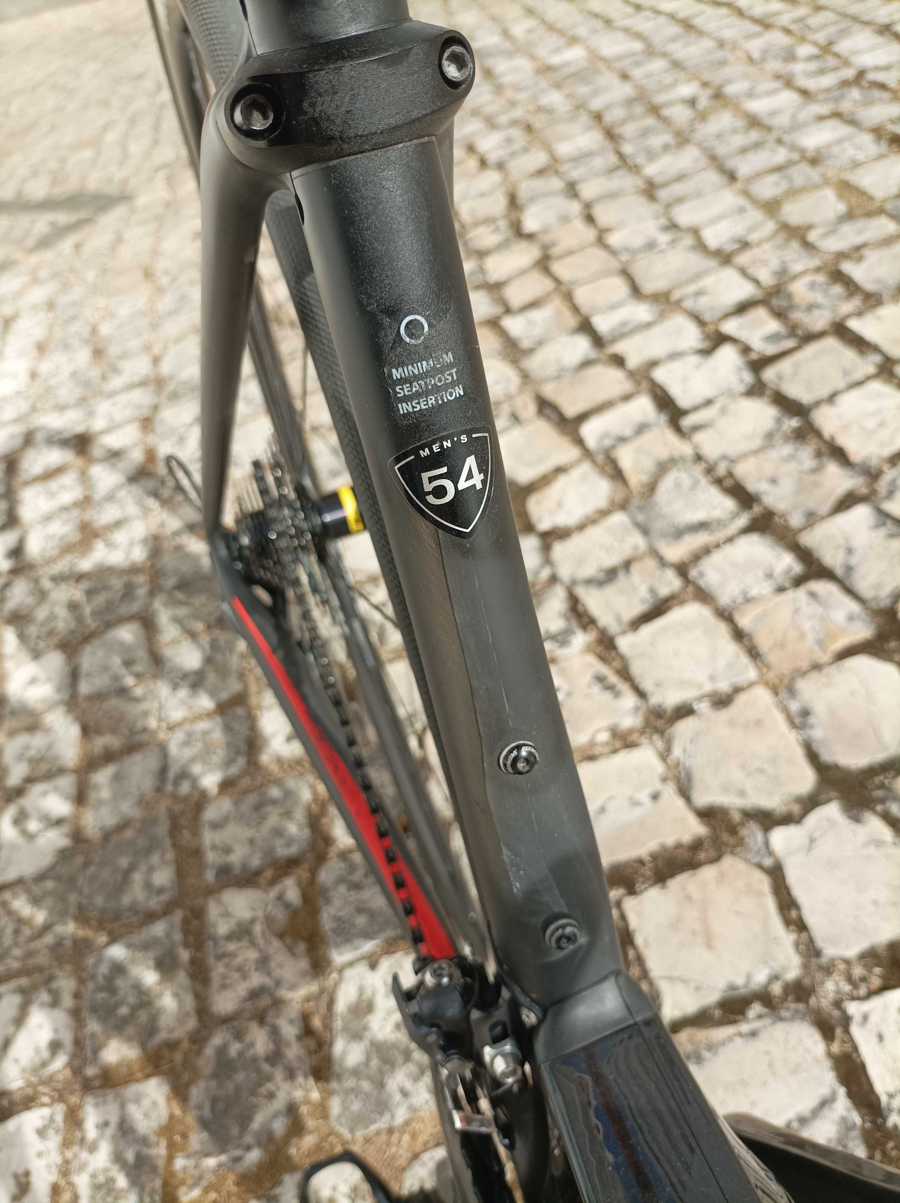 Vendo bicicleta de estrada Speciallized, modelo Roubaix, em Carbono