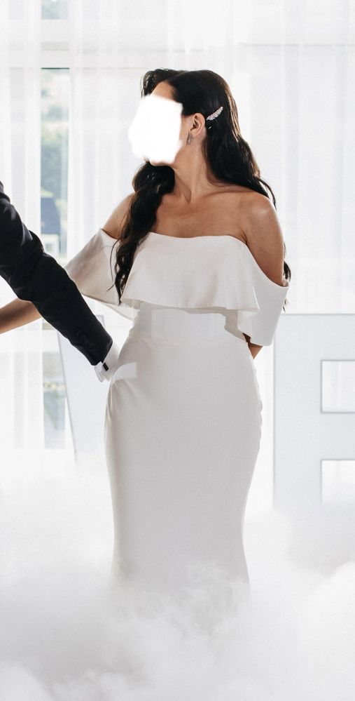 Suknia ślubna syrenka gładka boho elegancka royal wedding