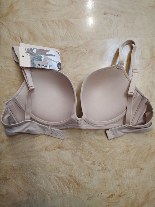 Гладкий базовий бюстгальтер на пуш-ап Luna