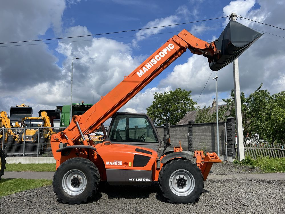 Маніту Manitou MT1330 телескопічний JCB