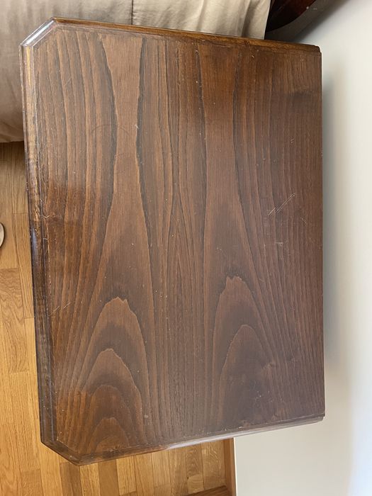 Cama casal (colchão) e mesinhas castanho