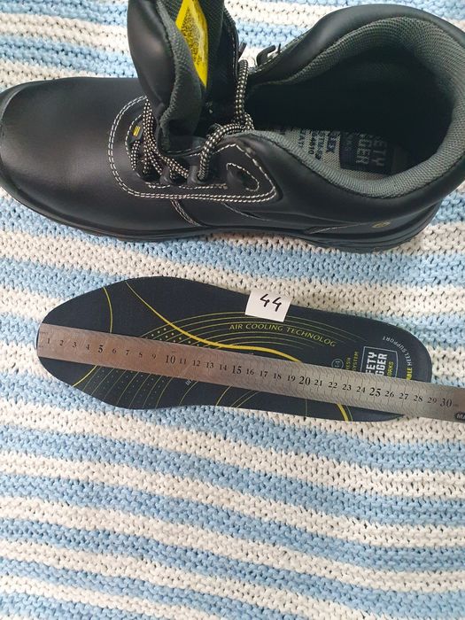 Робоче взуття з захистом маю розміри