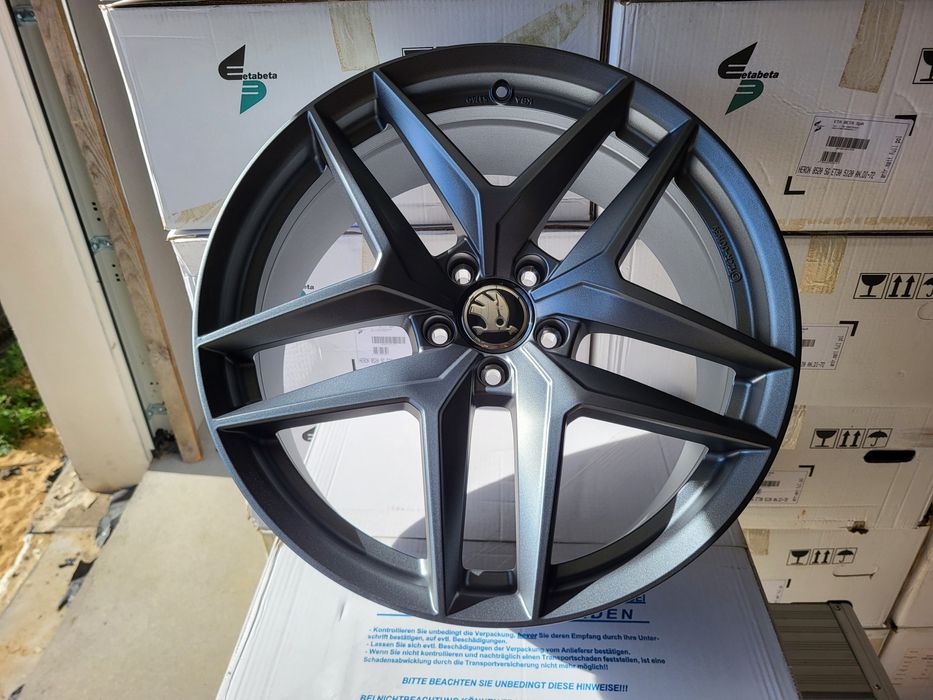 [1256] 18 Cali 5x112 NOWE Felgi aluminiowe Skoda Octavia Superb Karoq