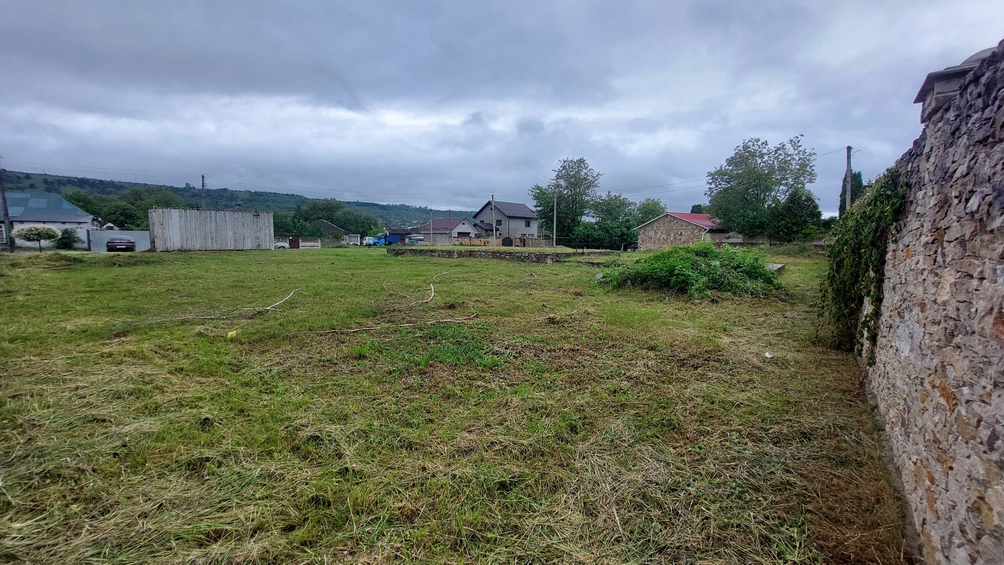 Продам 16 соток. Пр-т Незалежності,106к.
