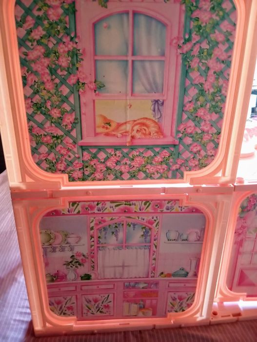 Pink N Pretty House e sala de jantar Barbie.Leia descrição do anúncio.