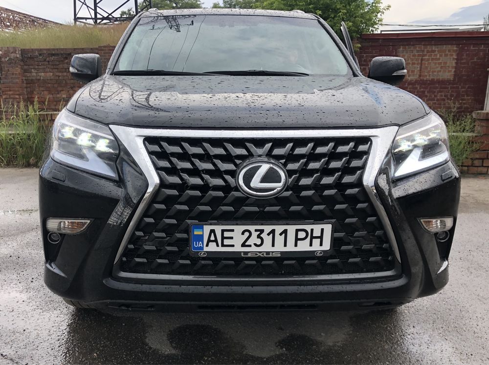 Бампер в сборе Lexus GX 460 2020 (бампер, решетка, туманки, накладка)