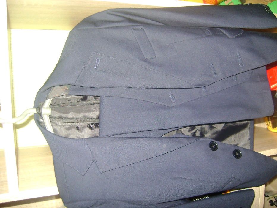 Продам костюм на мальчика 6 лет