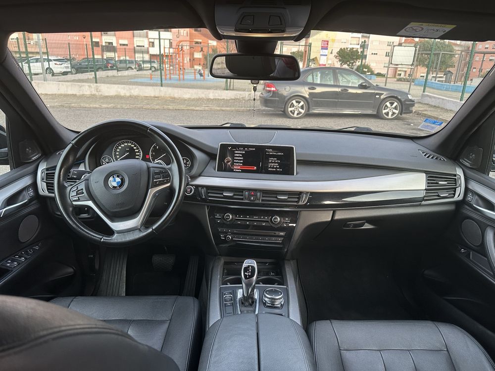 BMW X5 25d Versão S-Drive