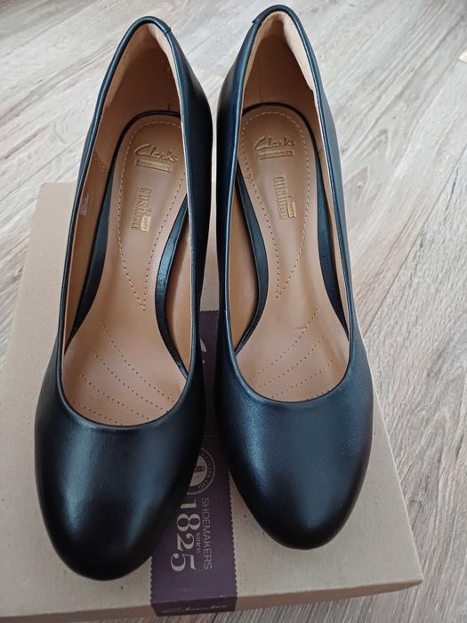 Clarks шкіряні туфлі нові 39р