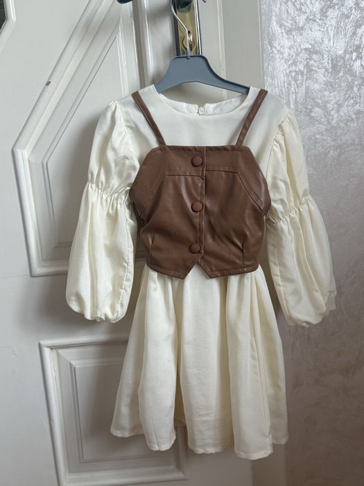 Плаття для дівчинки з жилеткою