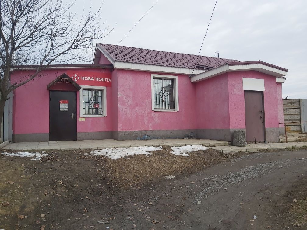 Магазин, крамниця, в центрі села Токарі. Майже Суми.