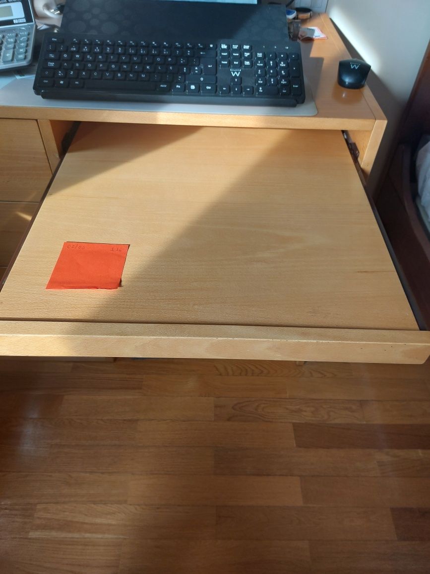 Mesa secretária faia