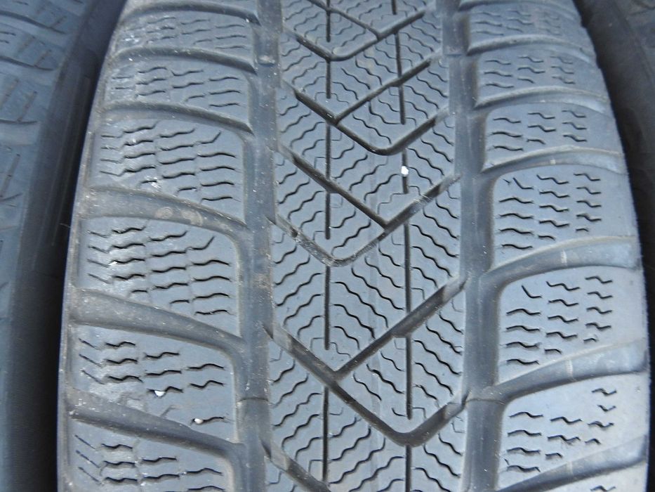 4x Pirelli Sottozero Winter 3* 225/50r17 98H 2x6 2x4,5mm 21r Run Flat