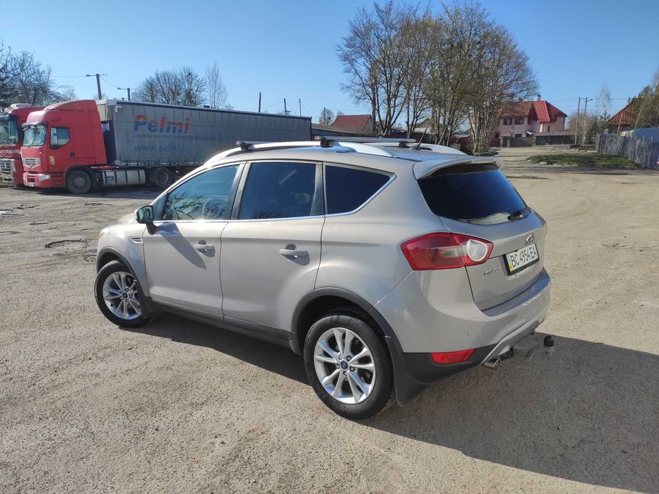 автомобіль Ford kuga 1