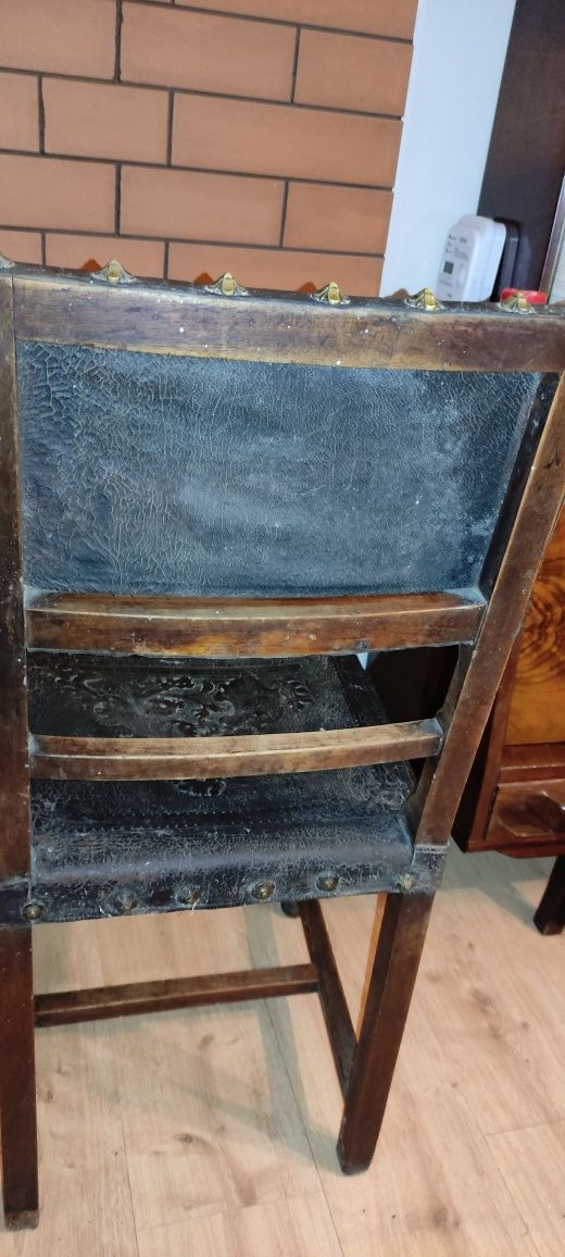 Krzesło antyczne drewno skóra