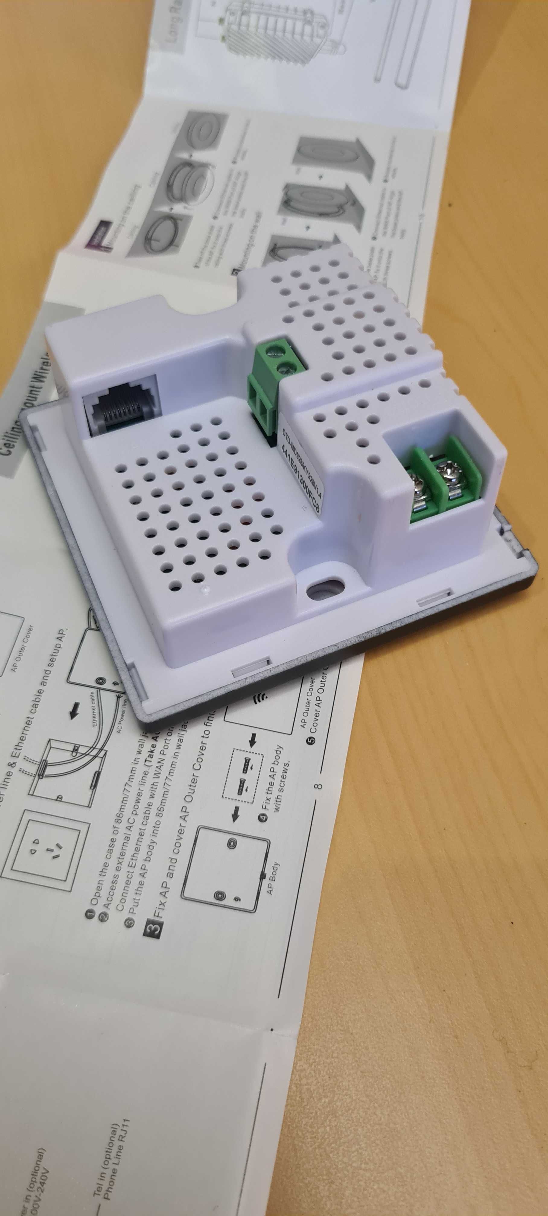 Router Wifi de Parede com USB, RJ45 e RJ11