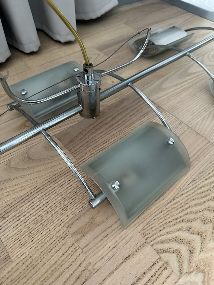 Nowoczesna lampa do jadalni