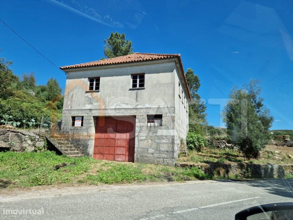 Moradia T3 em Cousso Melgaço