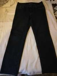 Spodnie jeans prosty krój
