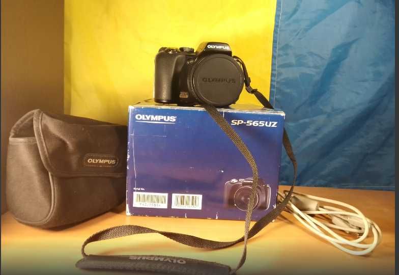 Olympus SP Series SP-565 UZ 10.0MP Digital Camera - Black