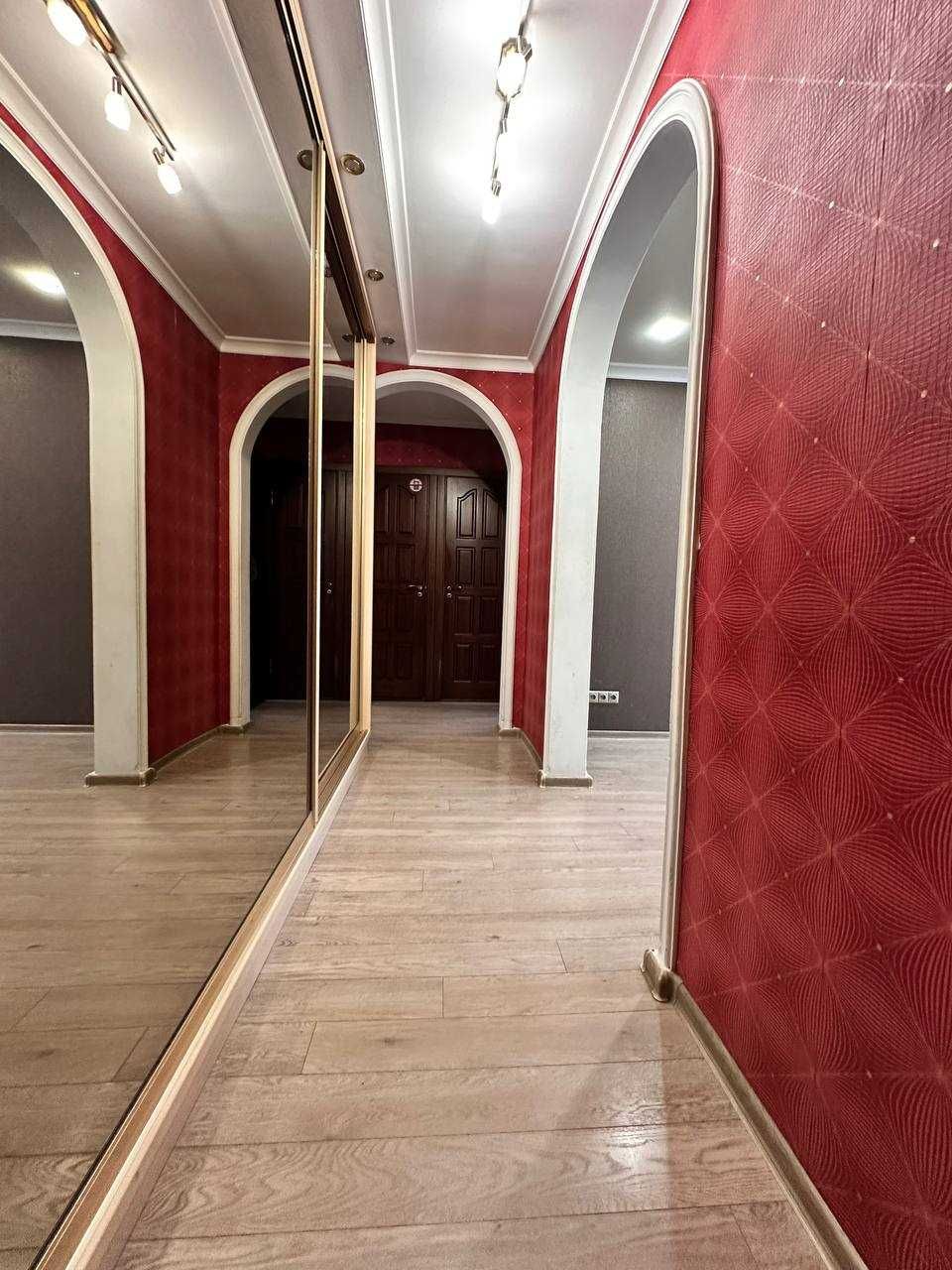 Продаж 3-ої квартири, Леваневський м-в (стометрівка).