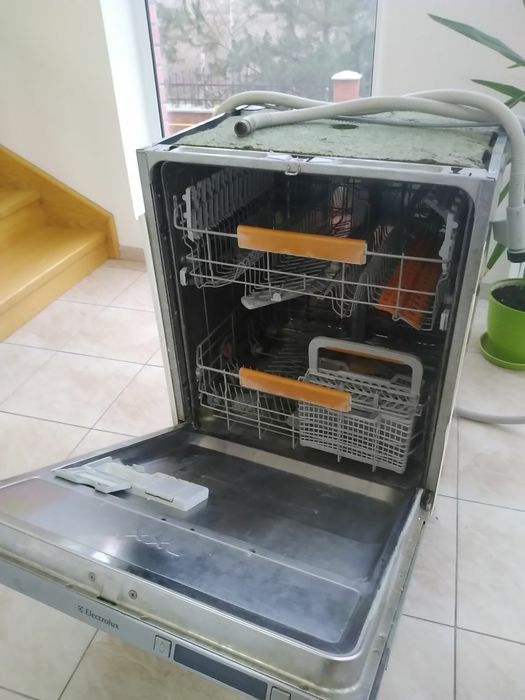 Посудомоечная машина Electrolux на 12 комплектов