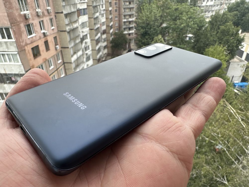 Samsung S20 FE 6/128 официал