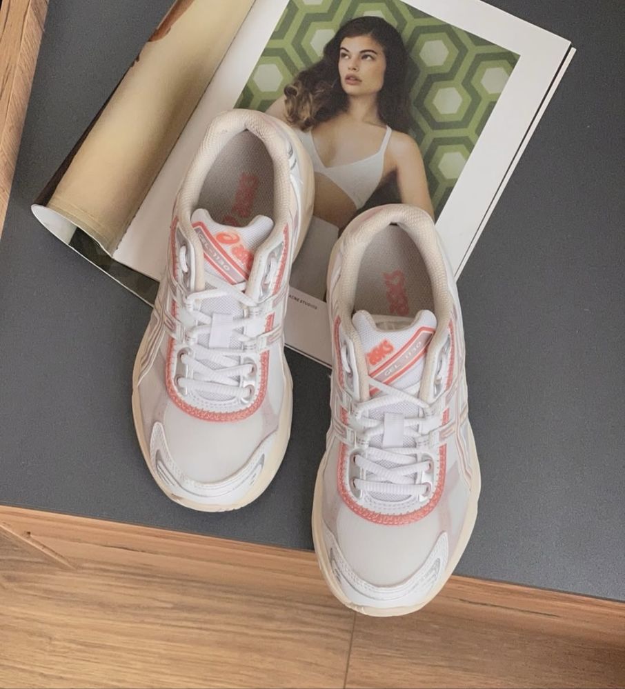 Кросівки жіночі Asics, 37.5 розмір, оригінал