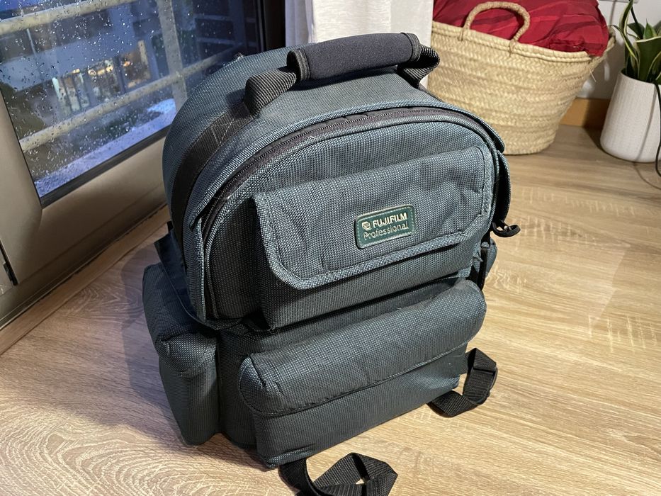 Mochila Fujifilm p/ Máquina Fotográfica e Acessórios