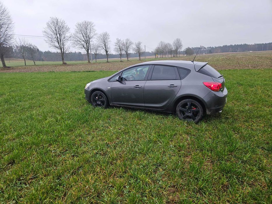 Sprzedam Opel Astra J