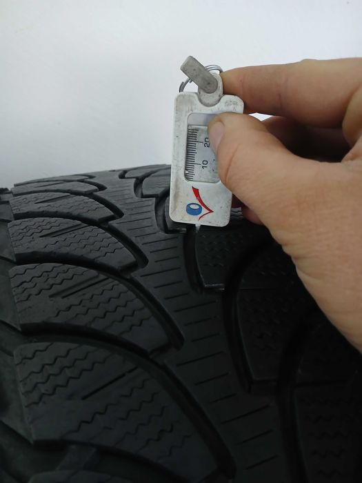 Opony zimowe Bridgestone 255/50/19