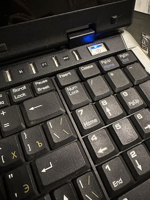 Б/у ноут MSI MS-1682 на відновл або запч