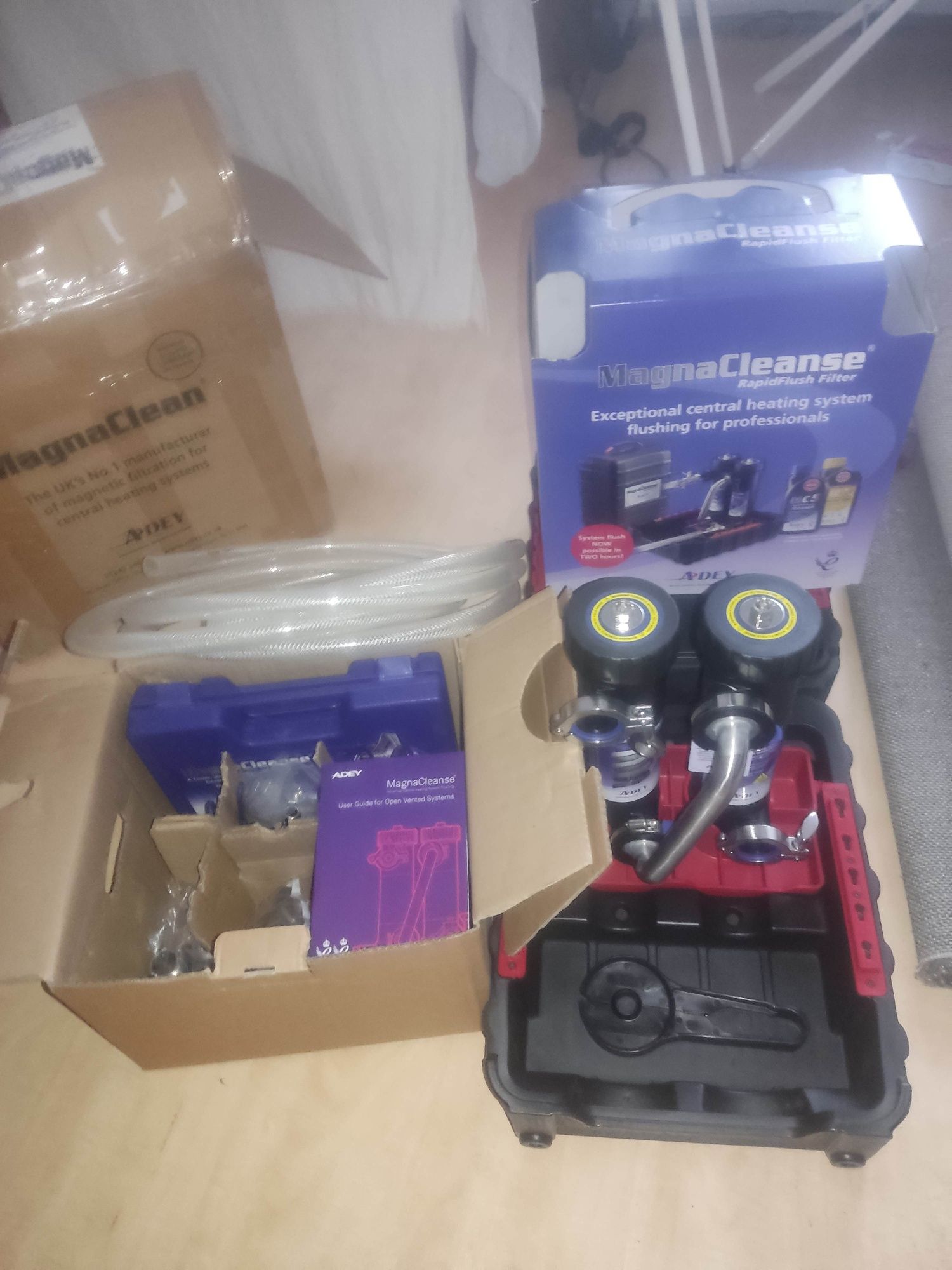 MagnaCleanse Adey, zestaw filtrów magnetycznych do płukania instalacji
