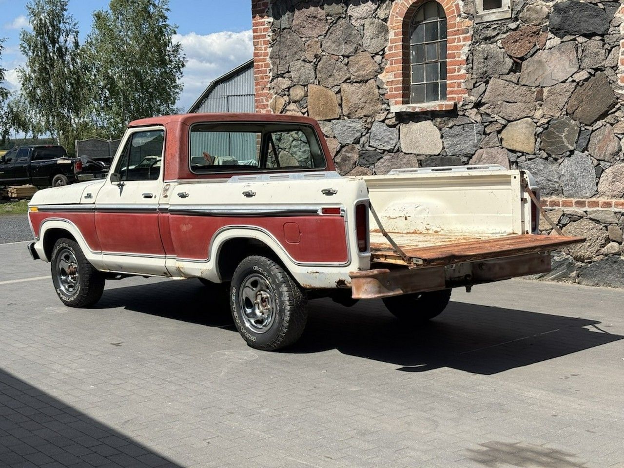 Ford  Ford F100 Pickup 1977 V8 302 5,0 litrów Automat