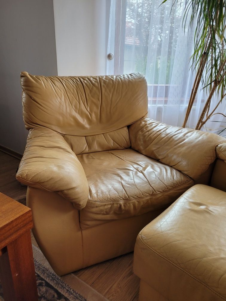 Fotele i pufa KLER skóra naturalna.
