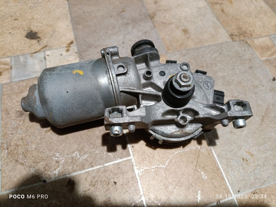 Моторчик склоочисників Toyota Hilux 7 покоління