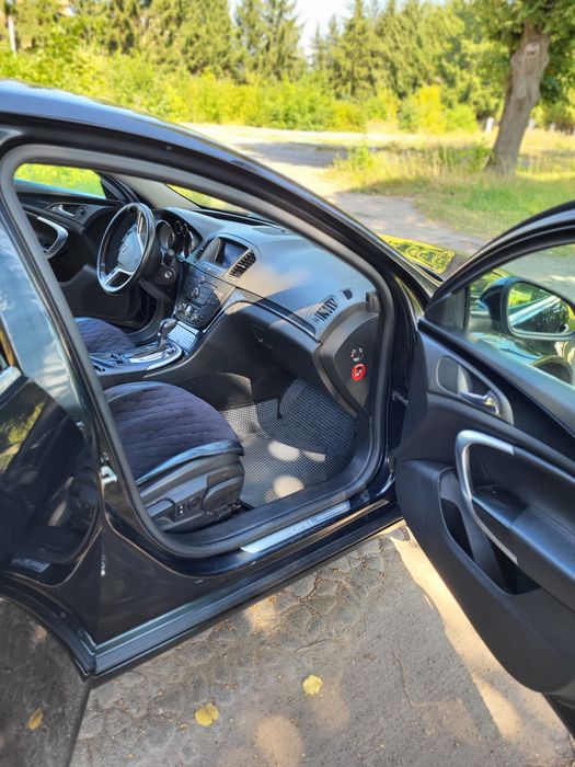 В продажіOpel інсігнія 2010р. 2..0 BITURBO