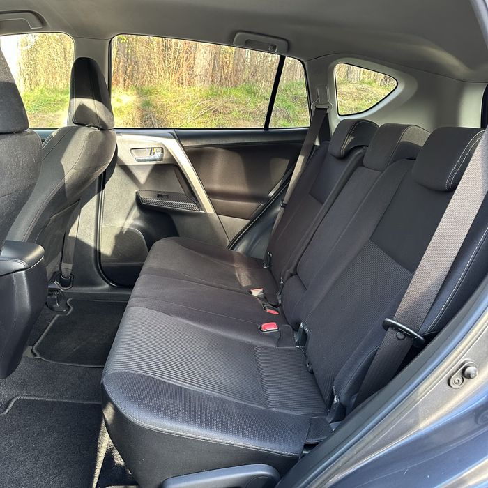 Toyota rav4  2013 года