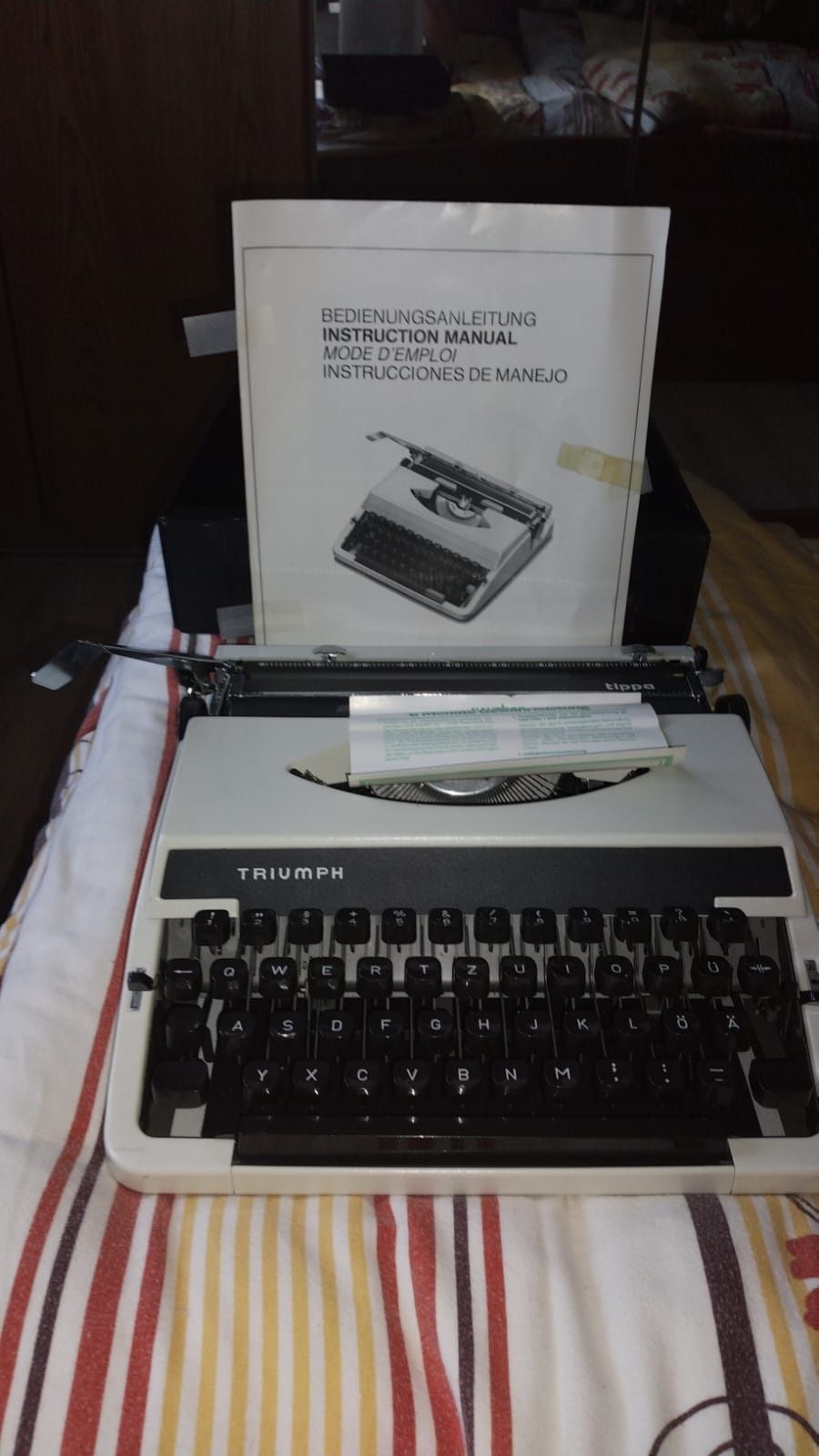 Maszyna do pisania. Nowa.