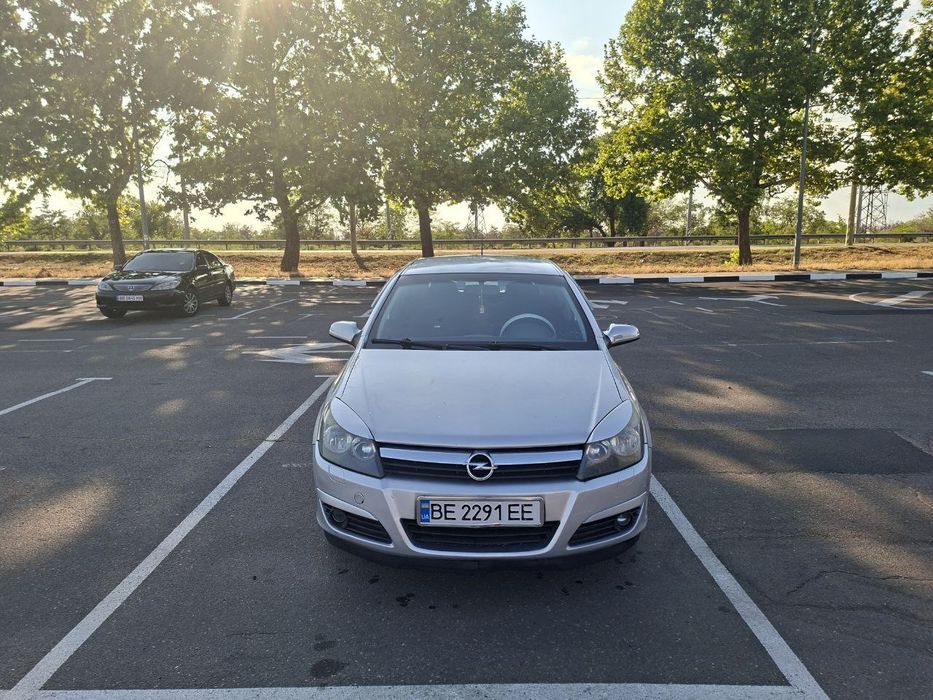Продам Опель Астра H 2005год