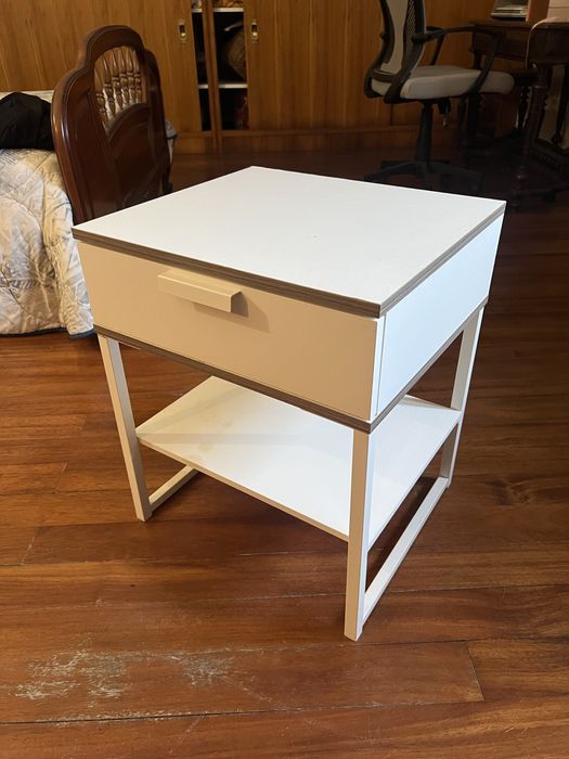 Mesa de cabeceira