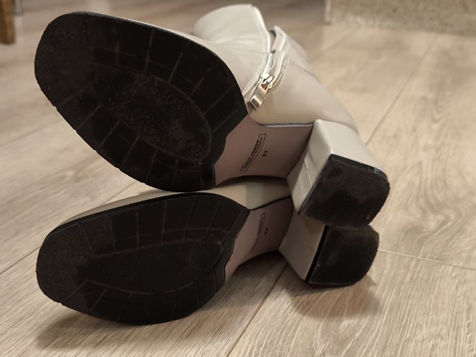 Ботильйони шкіряні бежеві