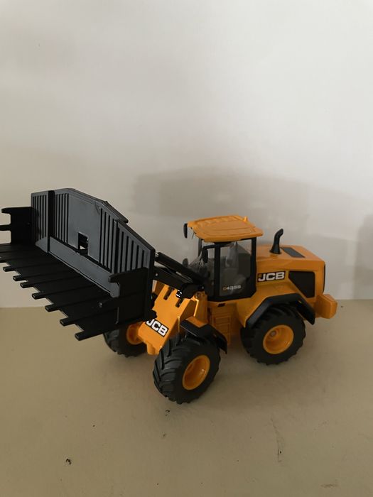 Miniatura JCB da Siku escala 1:32