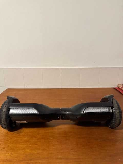 Dois Hoverboards à Solta – Prontos para Nova Aventura!